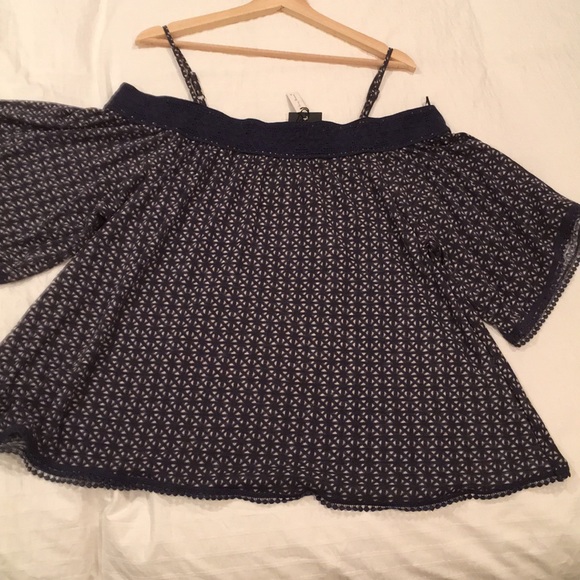 Point Zero Tops - Point zero curvy off shoulder top NWT